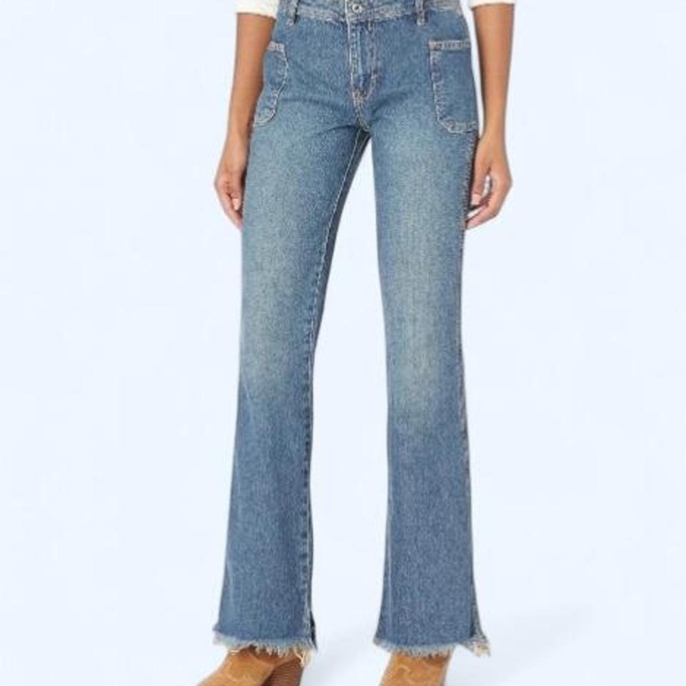 We The Free People Izzy Low Rise Flare Jeans Womens 26‎ NEW $138   Y-7
